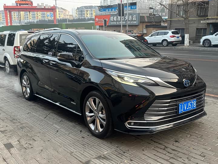 Фото 2 - Toyota Sienna