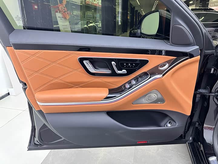 Фото 8 - Mercedes-Benz Maybach S-Class