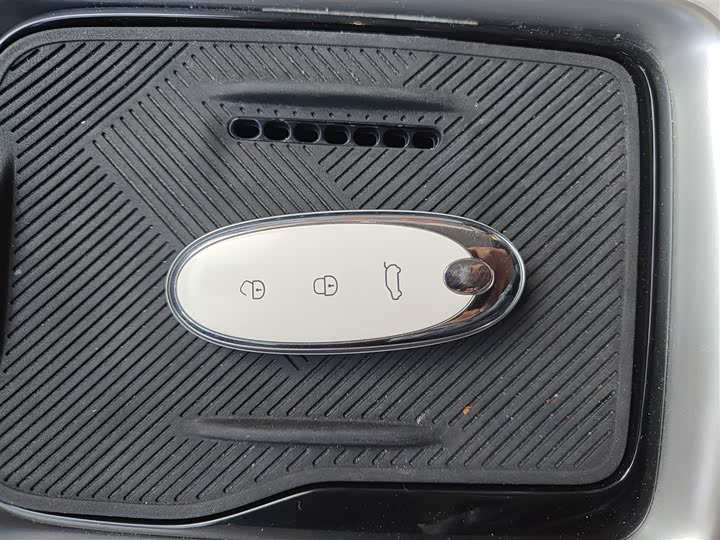 Фото 9 - Dongfeng Nammi 01