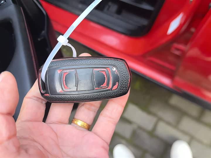 Фото 9 - Geely Vision X3