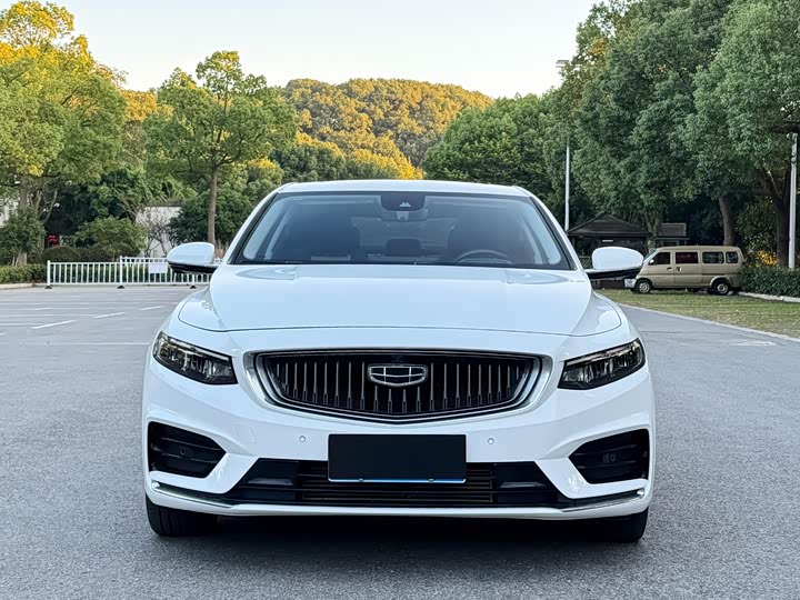 Фото 2 - Geely Preface