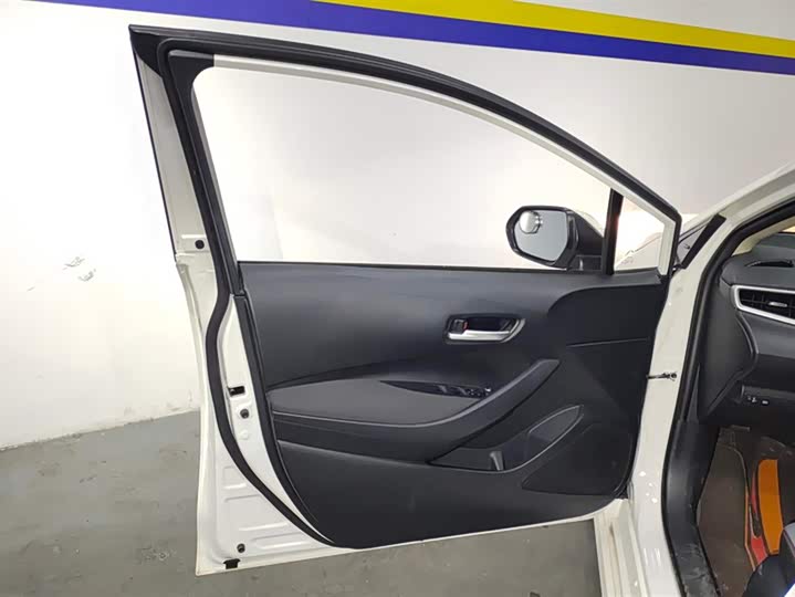 Фото 7 - Toyota Corolla