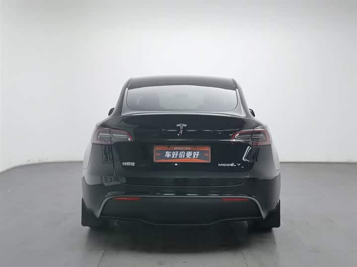 Фото 4 - Tesla Model Y