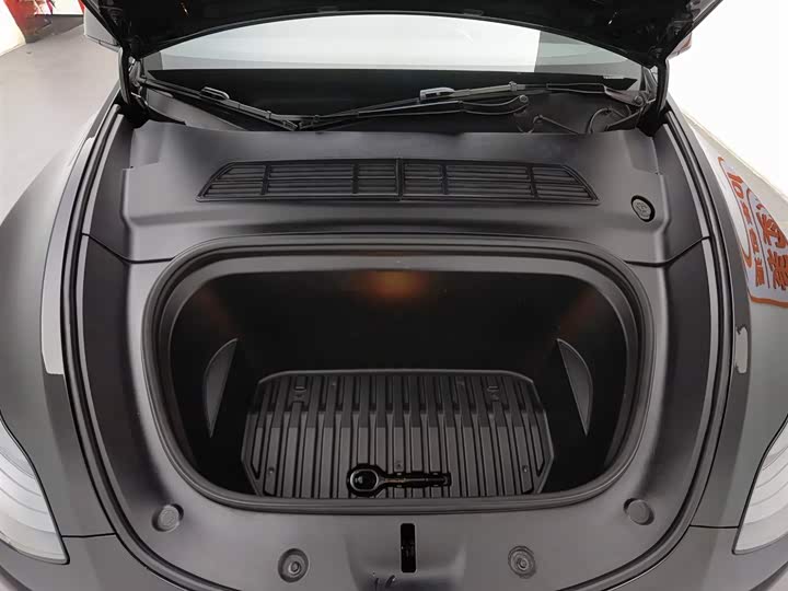 Фото 6 - Tesla Model Y