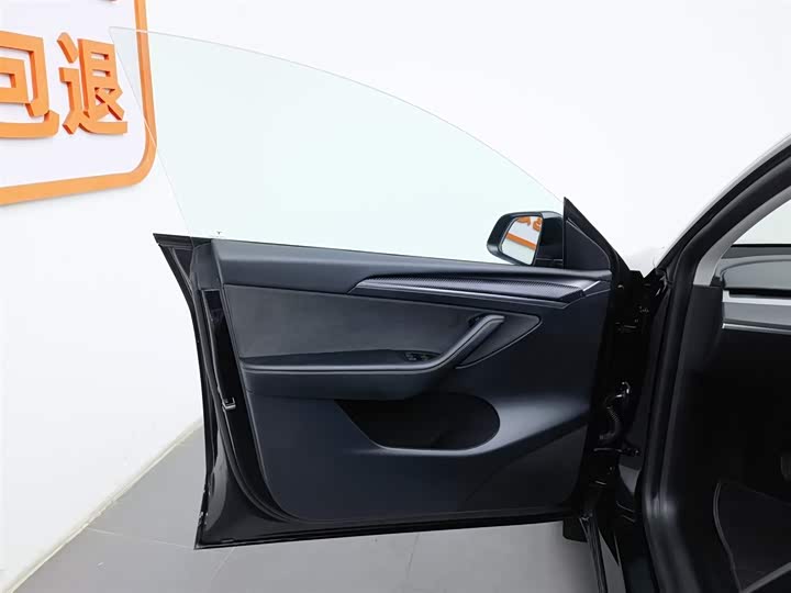 Фото 8 - Tesla Model Y