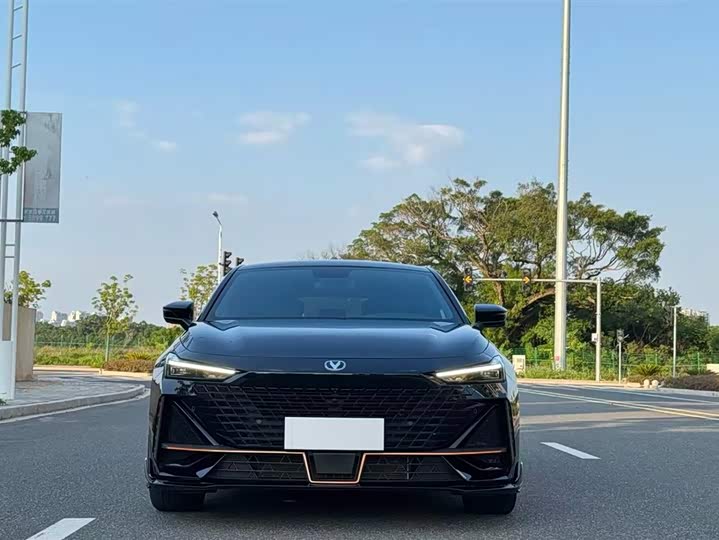 Фото 2 - Changan UNI-V