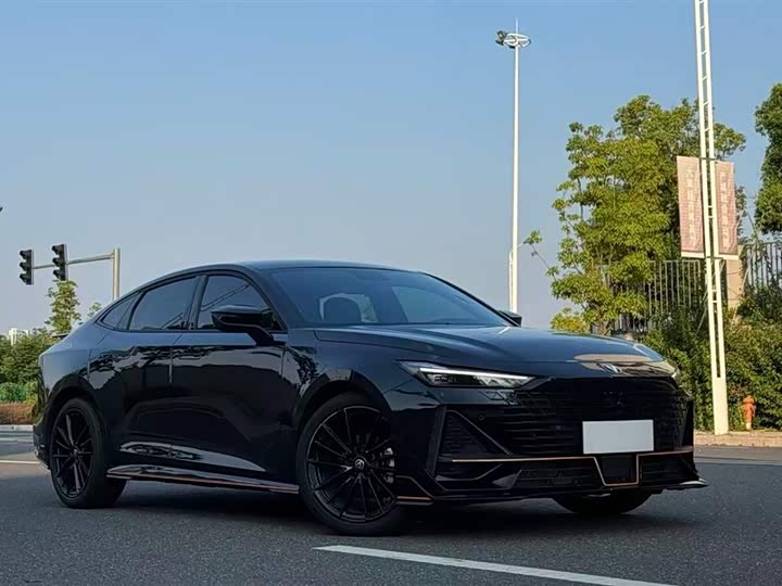 Фото 3 - Changan UNI-V