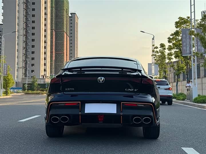 Фото 8 - Changan UNI-V