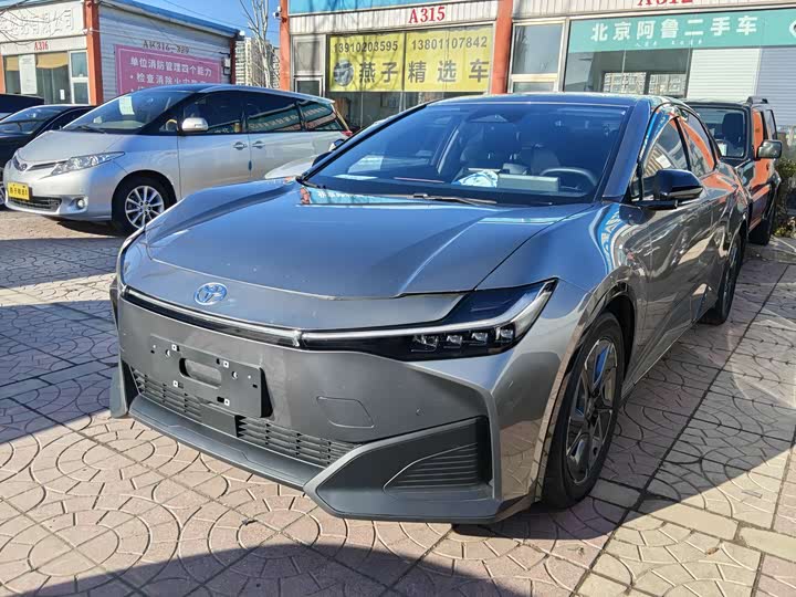 Фото 1 - Toyota bZ3