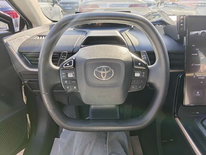 Фото 5 - Toyota bZ3