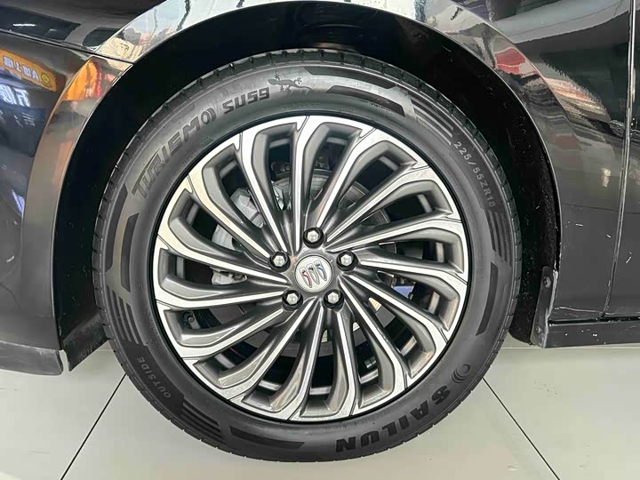 Фото 4 - Buick LaCrosse