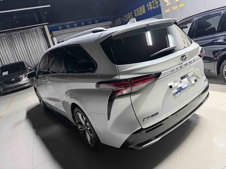 Фото 5 - Toyota Sienna