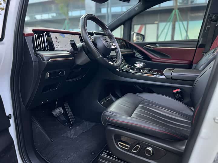 Фото 4 - GAC Trumpchi M8