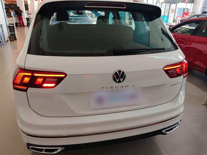 Фото 6 - Volkswagen Tiguan L Pro