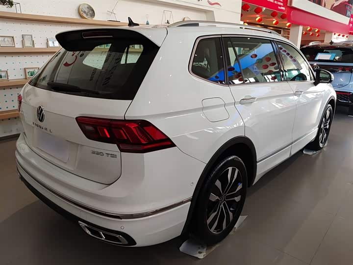 Фото 7 - Volkswagen Tiguan L Pro