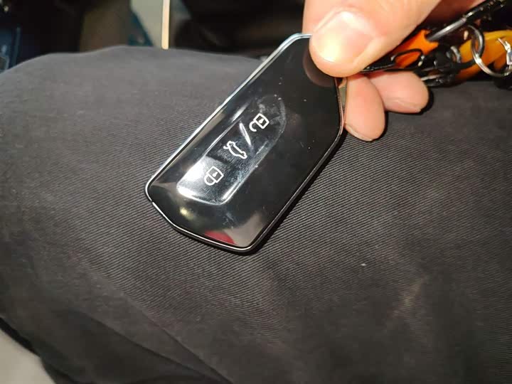 Фото 9 - Volkswagen Tiguan L Pro