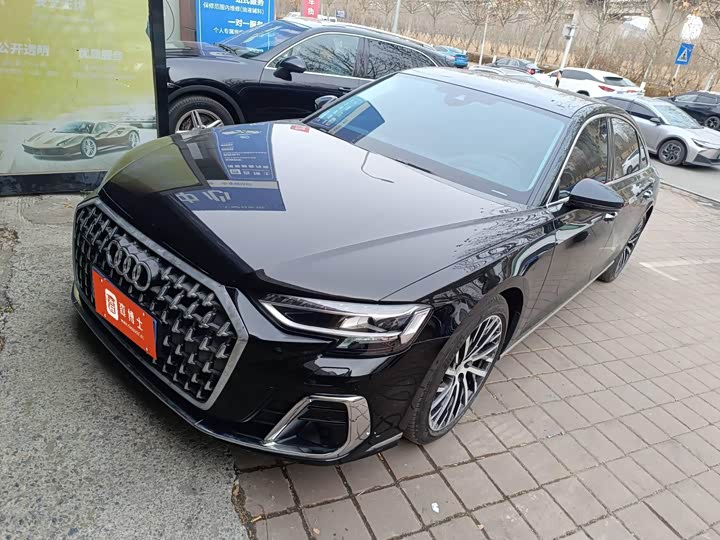 Фото 1 - Audi A8