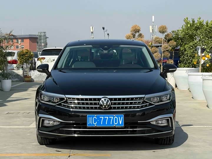 Фото 2 - Volkswagen Magotan