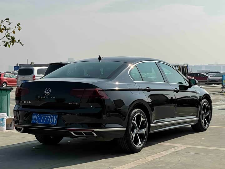 Фото 3 - Volkswagen Magotan