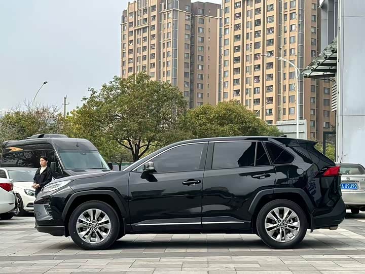 Фото 4 - Toyota Wildlander