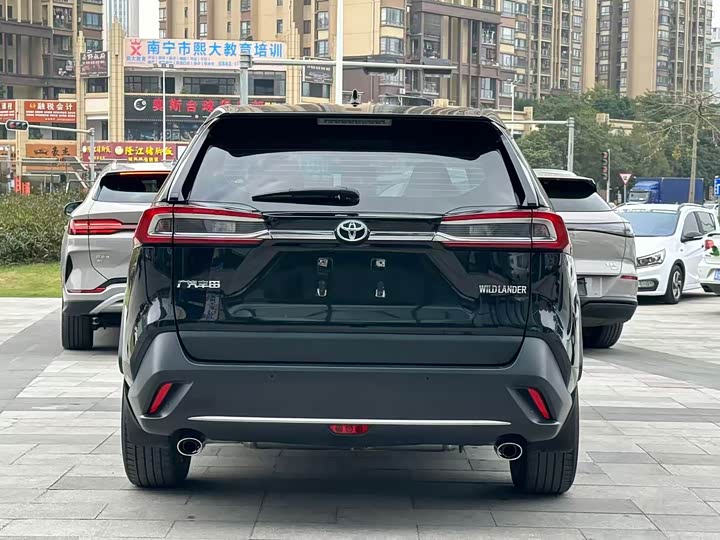 Фото 6 - Toyota Wildlander