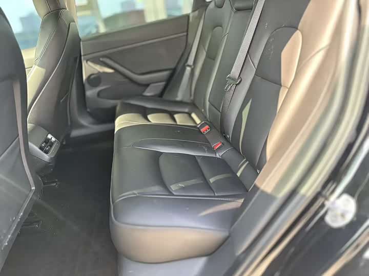 Фото 5 - Tesla Model 3