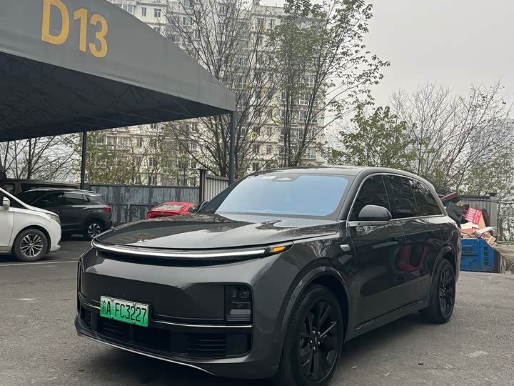 Фото 1 - LiXiang L8