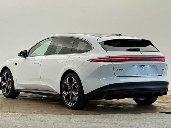 Фото 4 - Nio ET5T