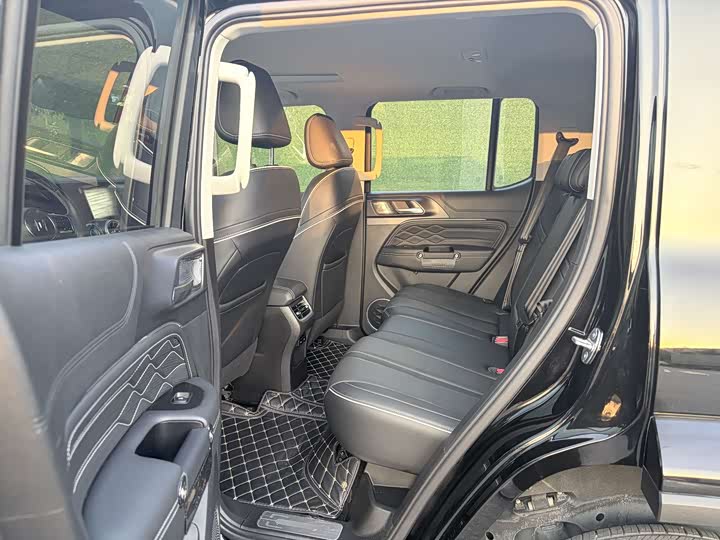 Фото 9 - Tank 300