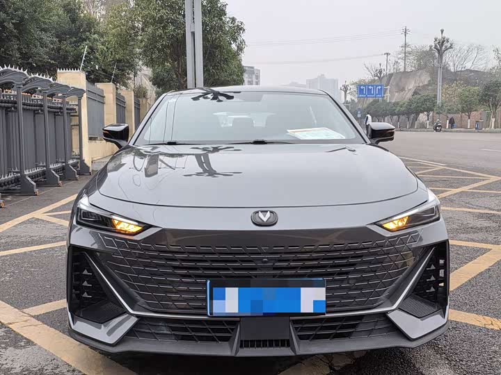 Фото 2 - Changan UNI-V