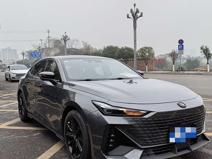 Фото 3 - Changan UNI-V