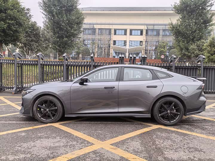 Фото 4 - Changan UNI-V