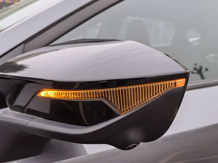 Фото 5 - Changan UNI-V