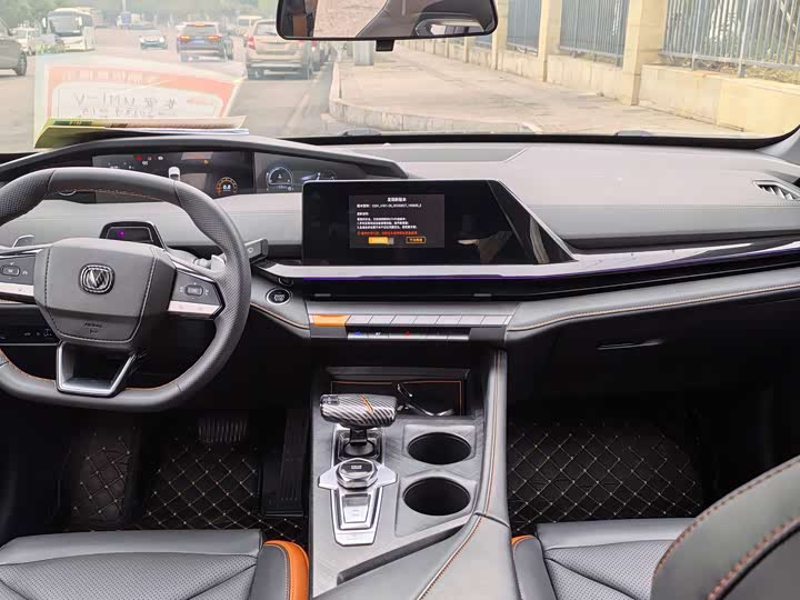 Фото 8 - Changan UNI-V