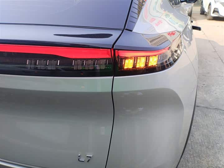 Фото 8 - Dongfeng Aeolus L7