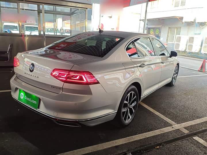 Фото 7 - Volkswagen Magotan