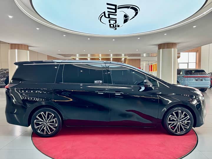 Фото 4 - GAC Trumpchi E8