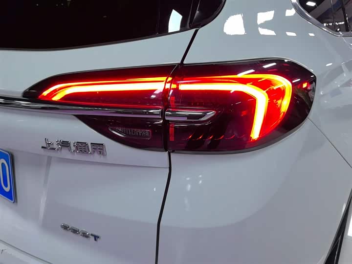 Фото 8 - Buick Envision Plus