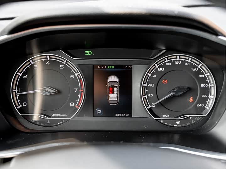 Фото 3 - Geely Coolray