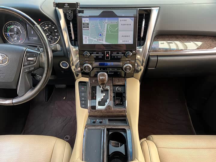 Фото 7 - Toyota Vellfire