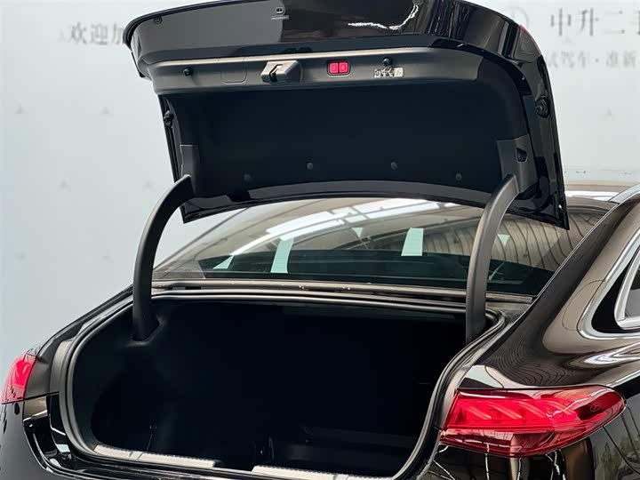 Фото 3 - Mercedes-Benz EQE