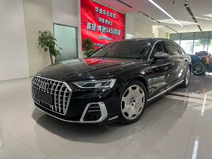 Фото 1 - Audi A8