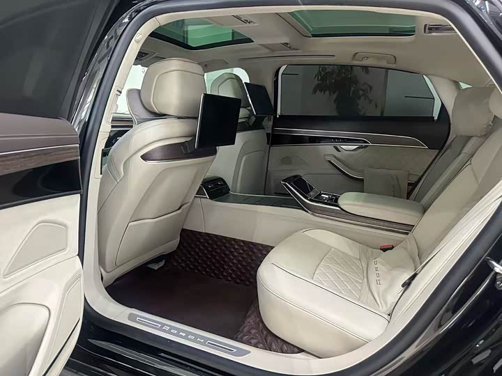 Фото 4 - Audi A8