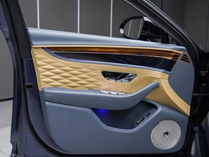 Фото 7 - Bentley Flying Spur