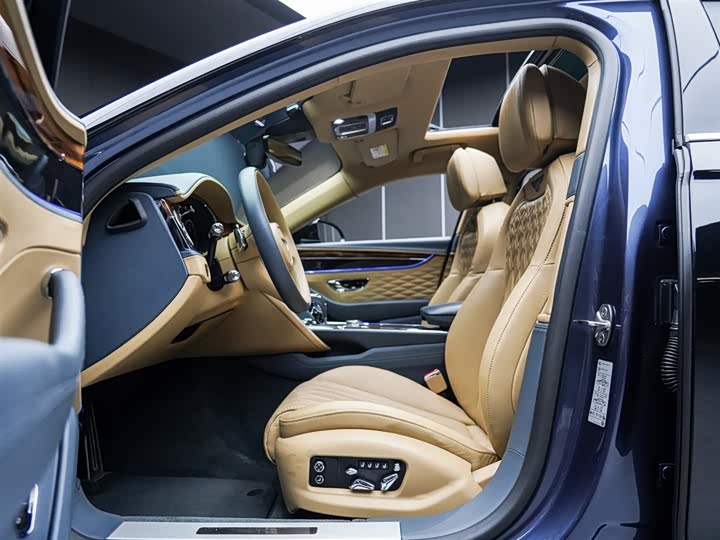 Фото 8 - Bentley Flying Spur