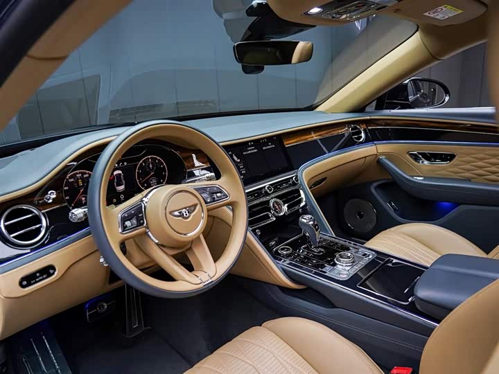 Фото 9 - Bentley Flying Spur