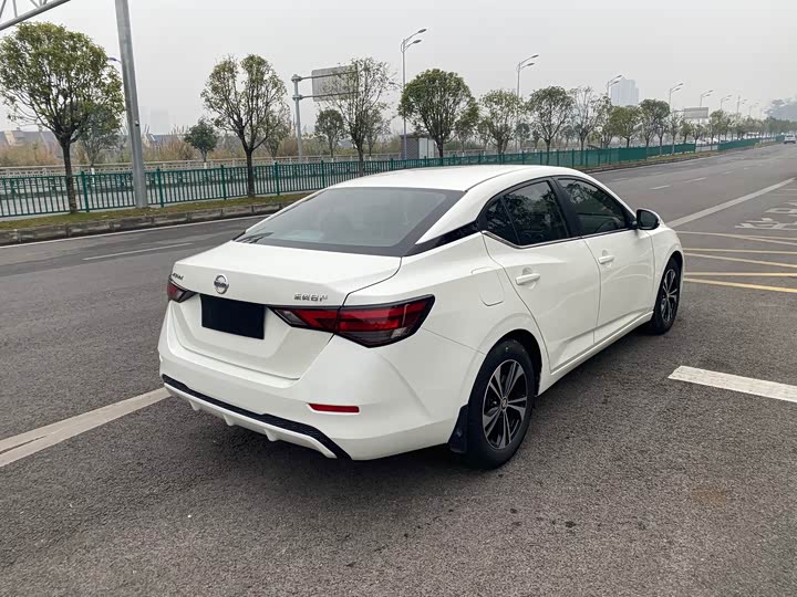 Фото 9 - Nissan Sylphy