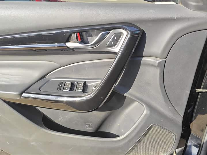 Фото 7 - Dongfeng Aeolus AX7