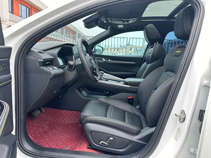 Фото 4 - Geely Preface