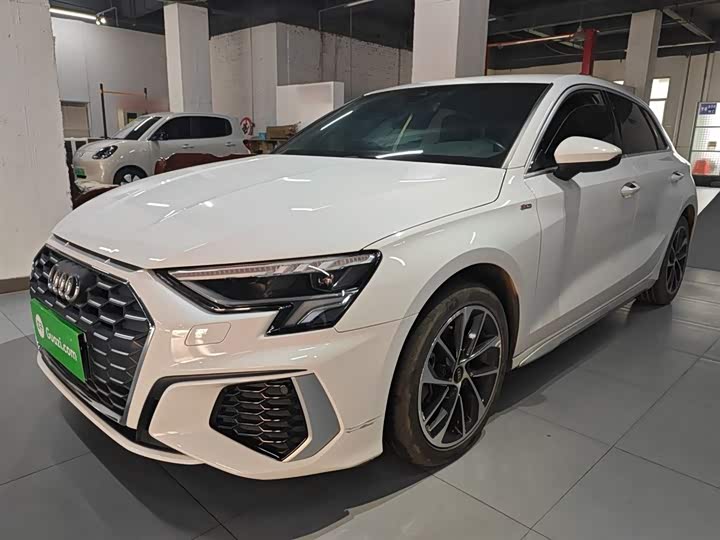 Фото 2 - Audi A3